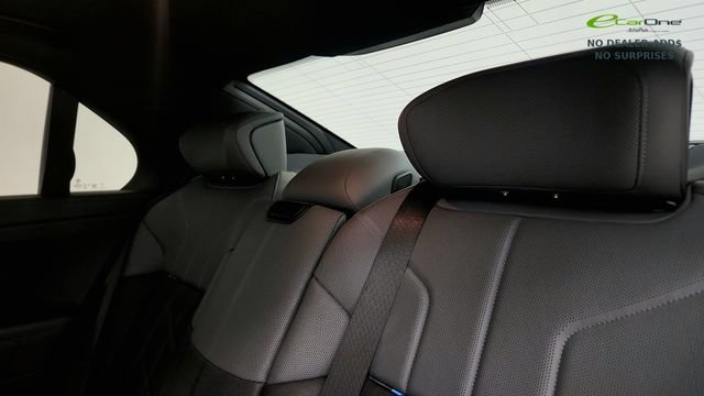 Used 2025 BMW i7 xDrive60 w/ Executive Package RWD image 44