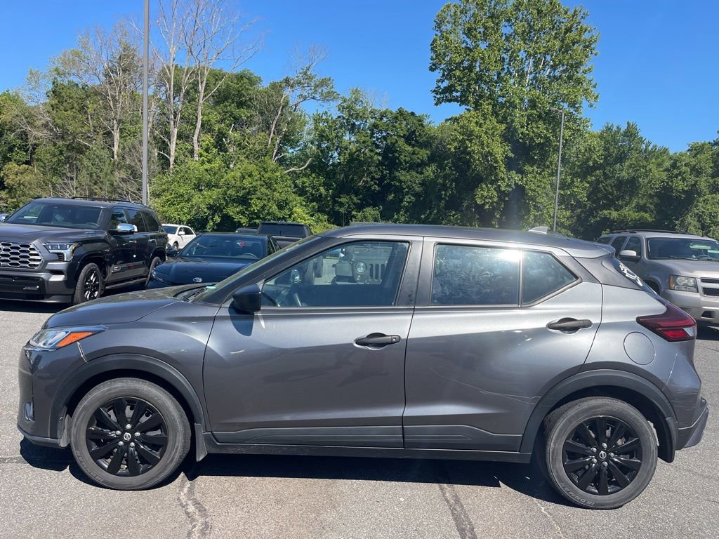 Used 2021 Nissan Kicks S FWD image 2