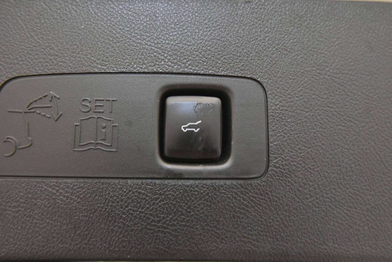 Used 2023 Lincoln Corsair AWD w/ Equipment Group 101A image 36