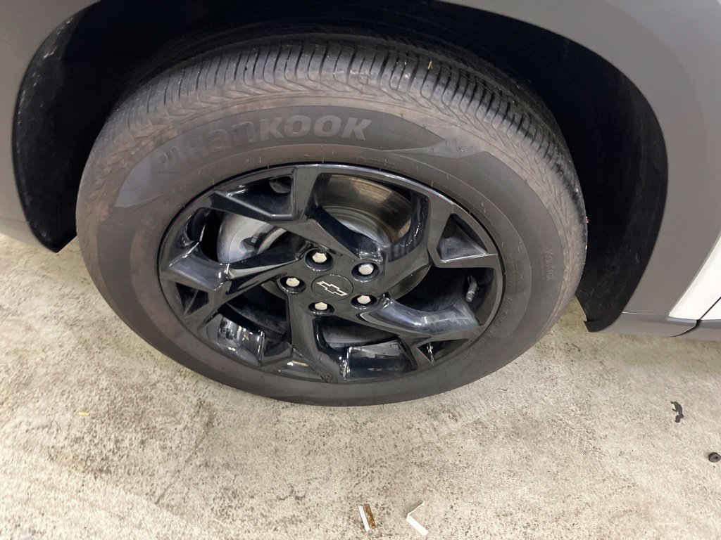 Used 2026 Chevrolet Trax LT w/ Midnight Edition FWD image 10