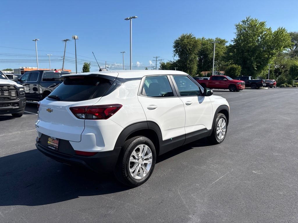 Used 2023 Chevrolet TrailBlazer LS AWD/4WD image 5