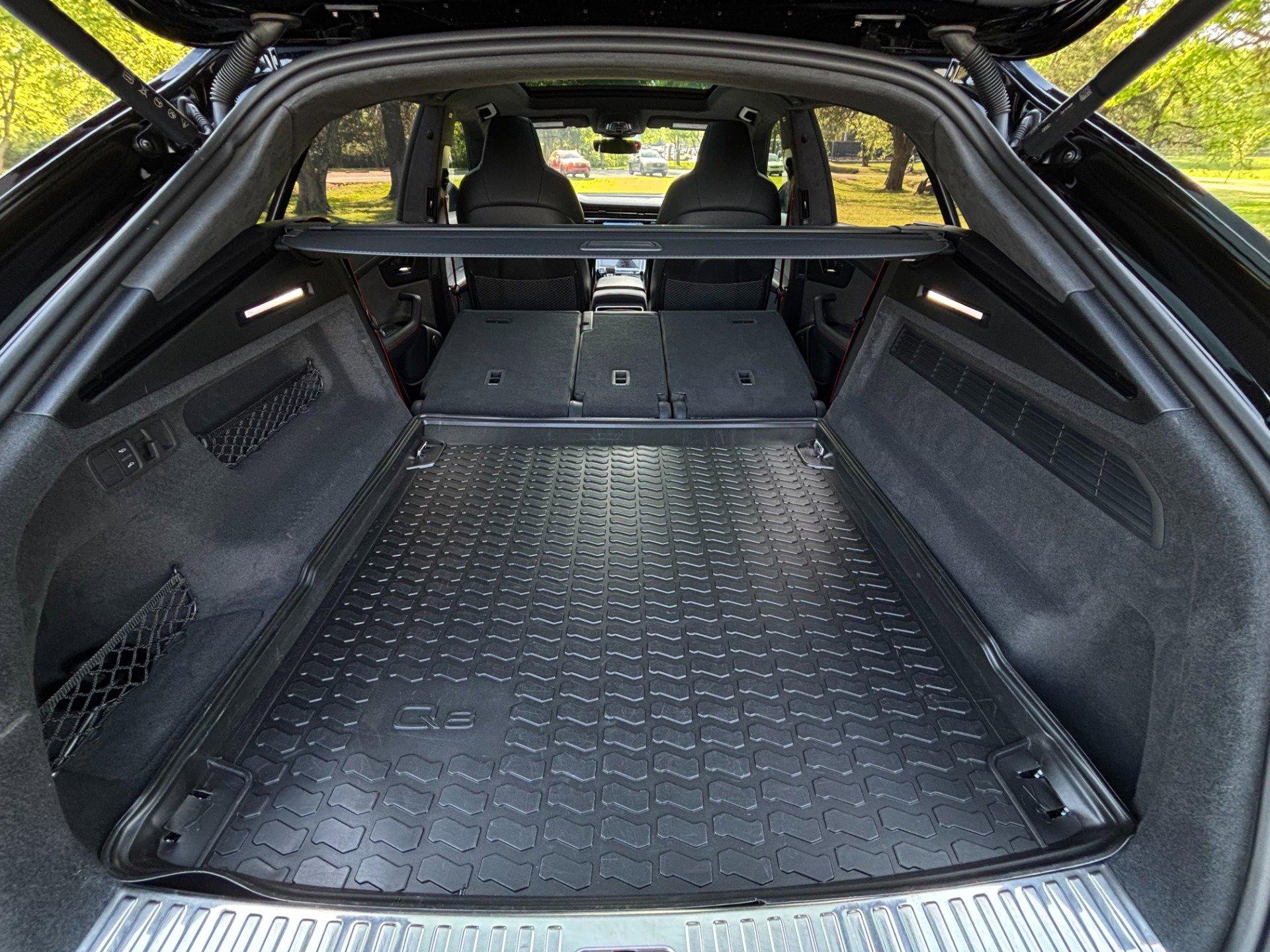 Used 2023 Audi RS Q8 w/ Black Optic Package image 33