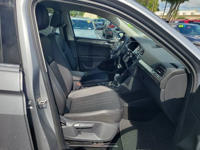 Certified 2023 Volkswagen Tiguan SE AWD/4WD image 10