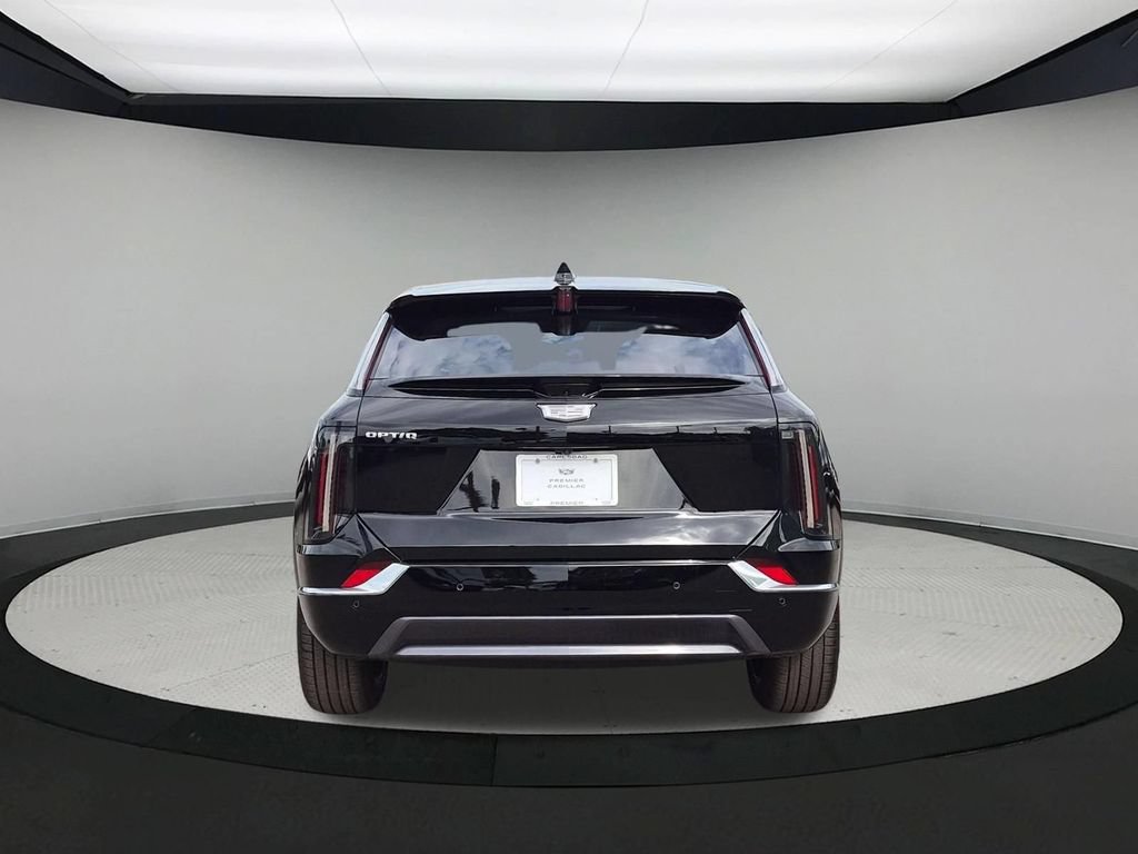 Used 2027 Cadillac Optiq Luxury RWD image 4