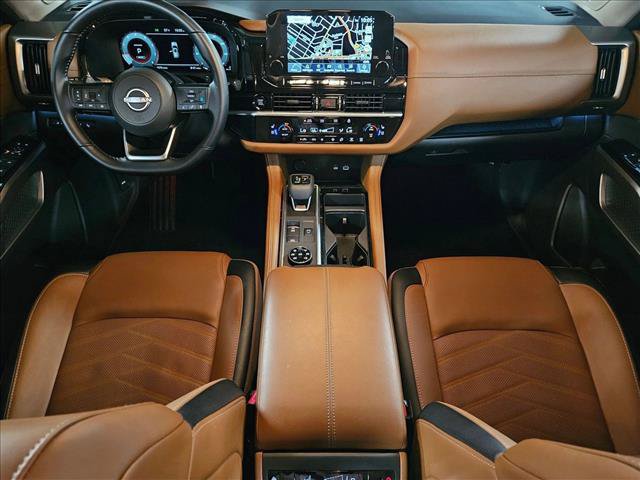 Used 2025 Nissan Pathfinder Platinum AWD/4WD image 18
