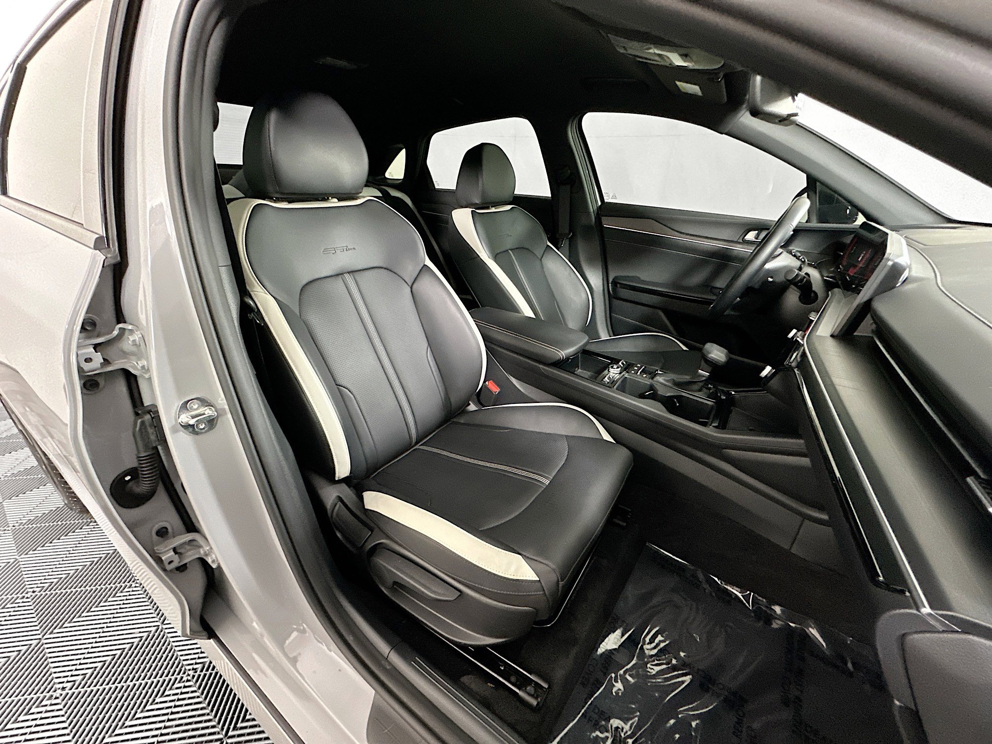 Used 2025 Kia K5 GT-Line image 28