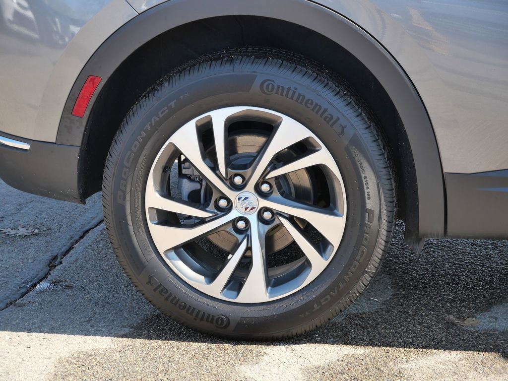 Used 2022 Buick Envision Essence w/ Technology Package I image 12