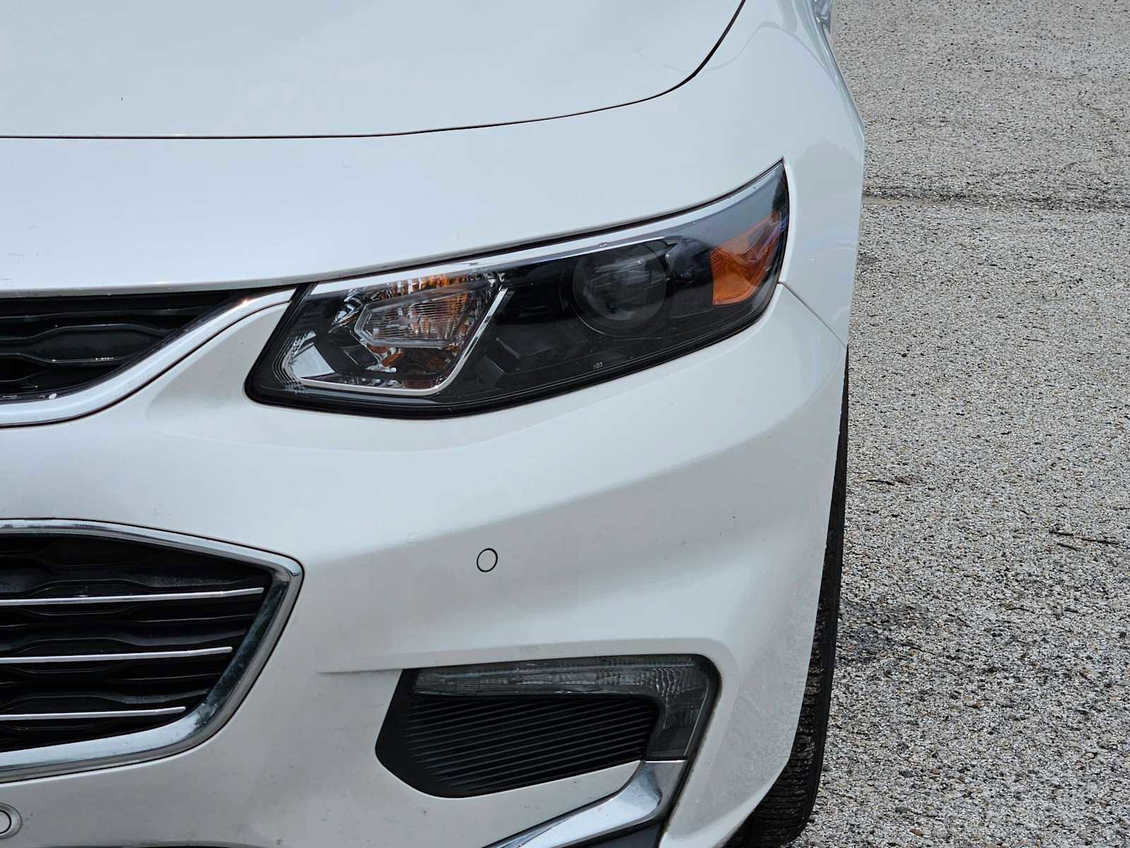 Used 2018 Chevrolet Malibu Premier w/ Driver Confidence Package FWD image 10