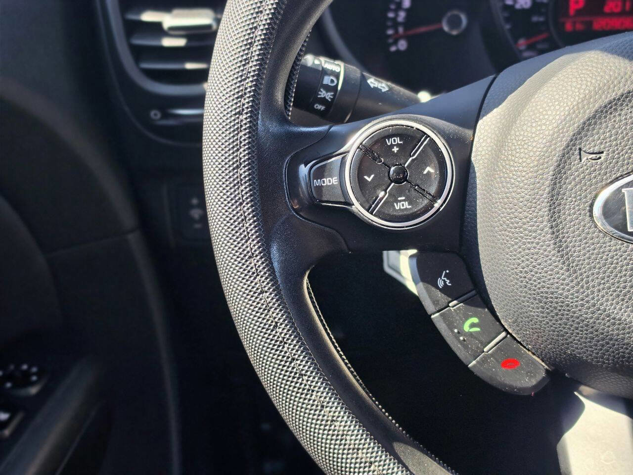 Used 2016 Kia Soul w/ Option Group 020 FWD image 26