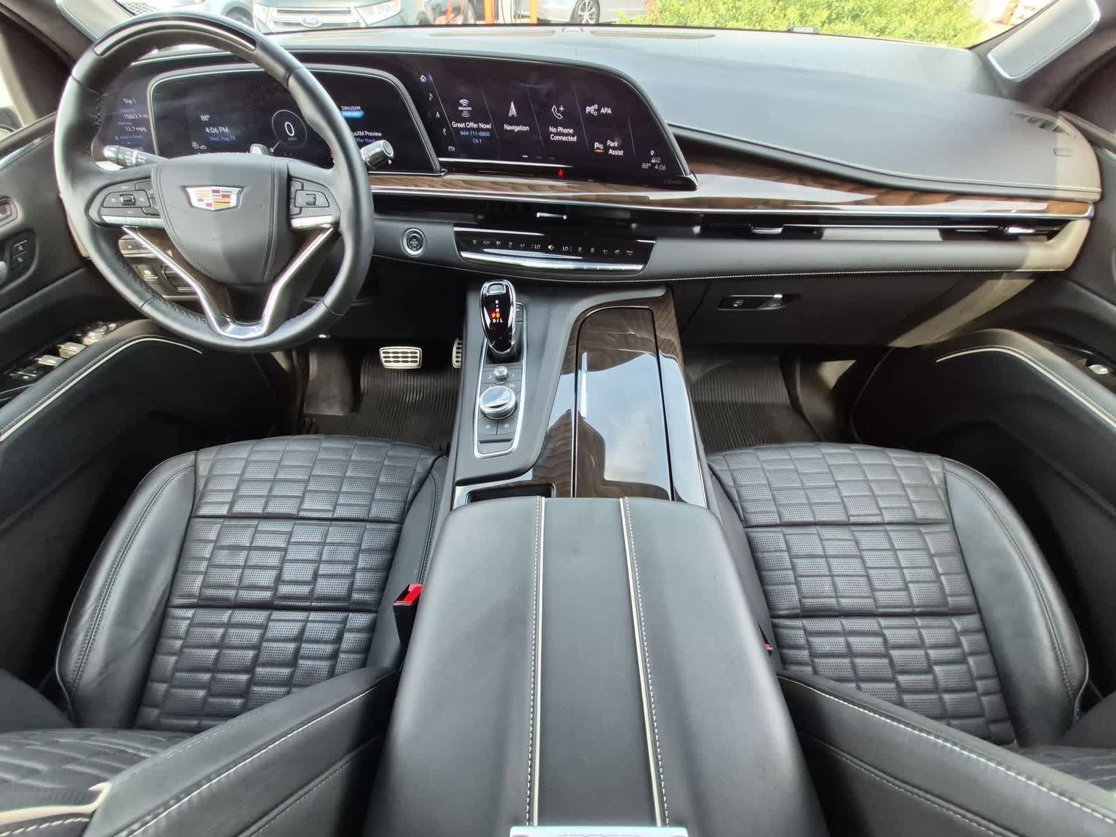 Used 2024 Cadillac Escalade Sport Platinum w/ LPO, ONYX Package AWD/4WD image 15