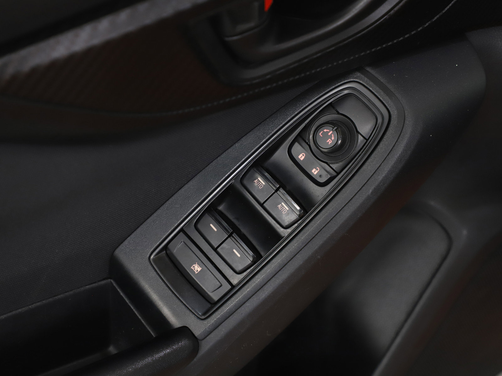 Used 2018 Subaru Crosstrek 2.0i Premium w/ Eyesight System image 22