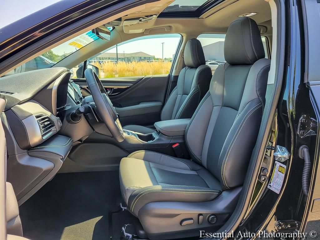 Certified 2025 Subaru Outback Onyx Edition AWD/4WD image 8