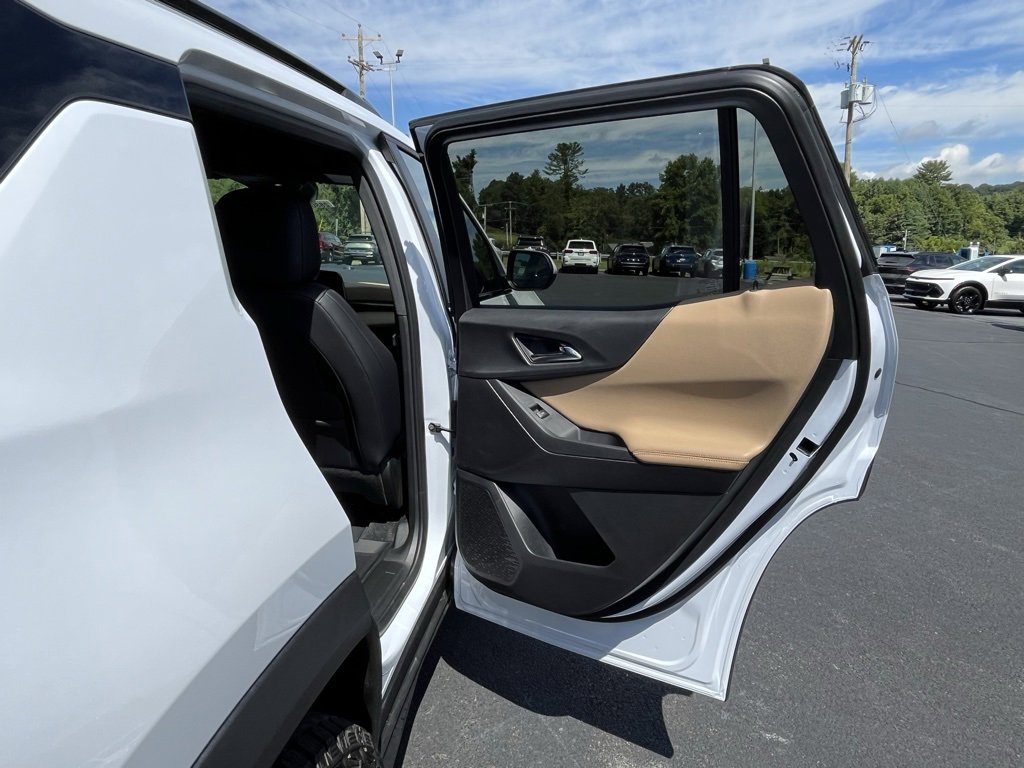 New 2026 Chevrolet Equinox ACTIV w/ Convenience Package III image 18