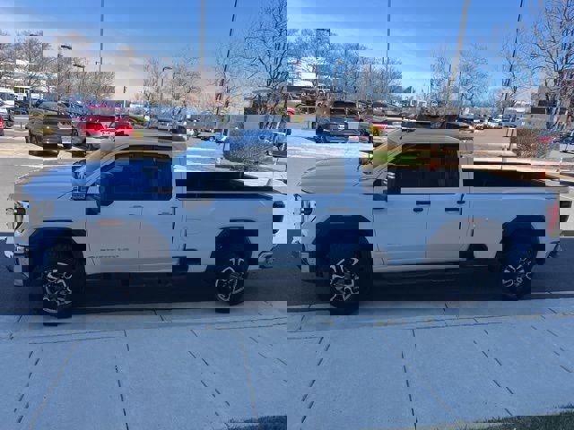 Used 2024 GMC Sierra 2500 Pro w/ Convenience Package image 4