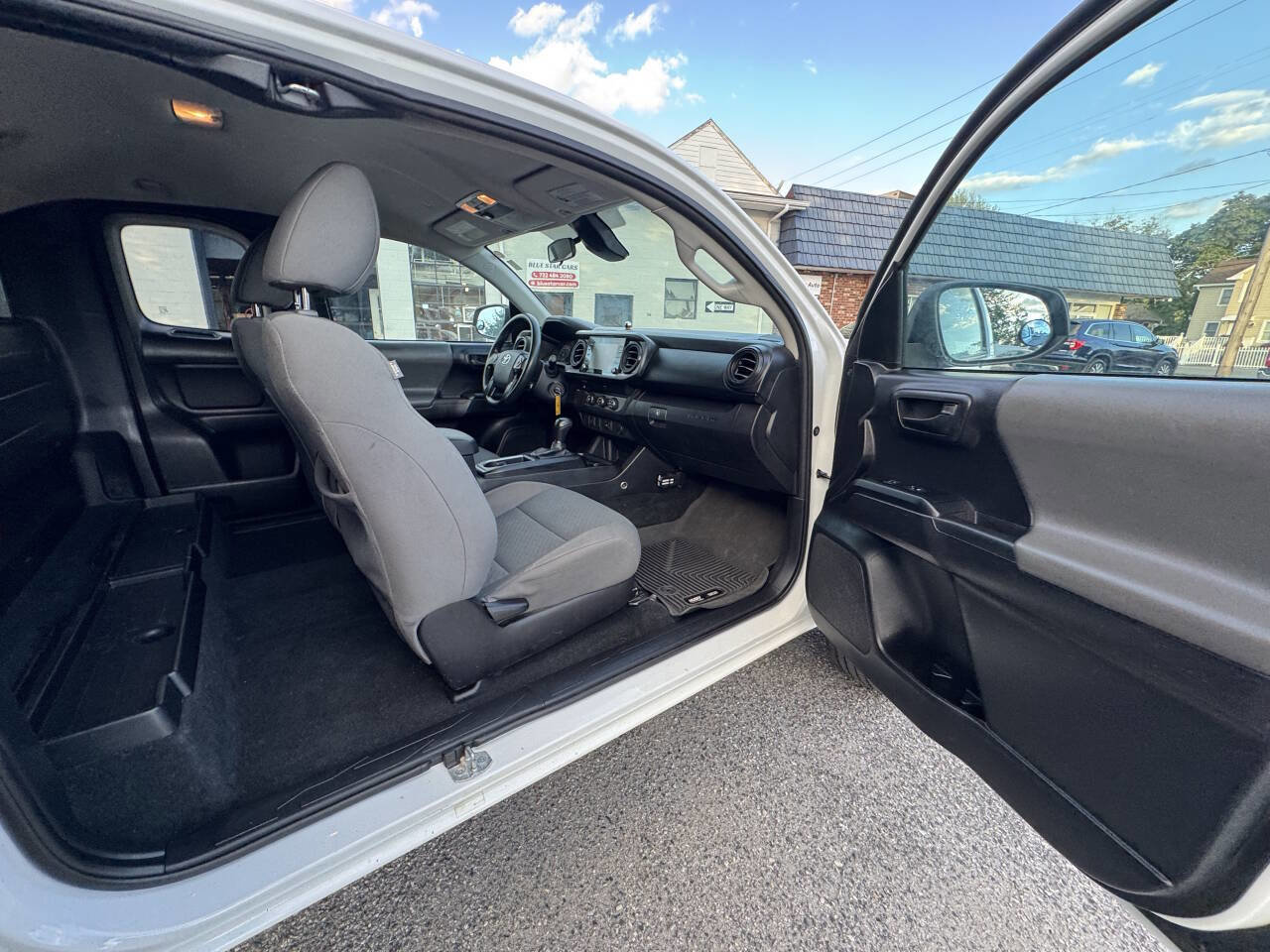 Used 2020 Toyota Tacoma SR image 59