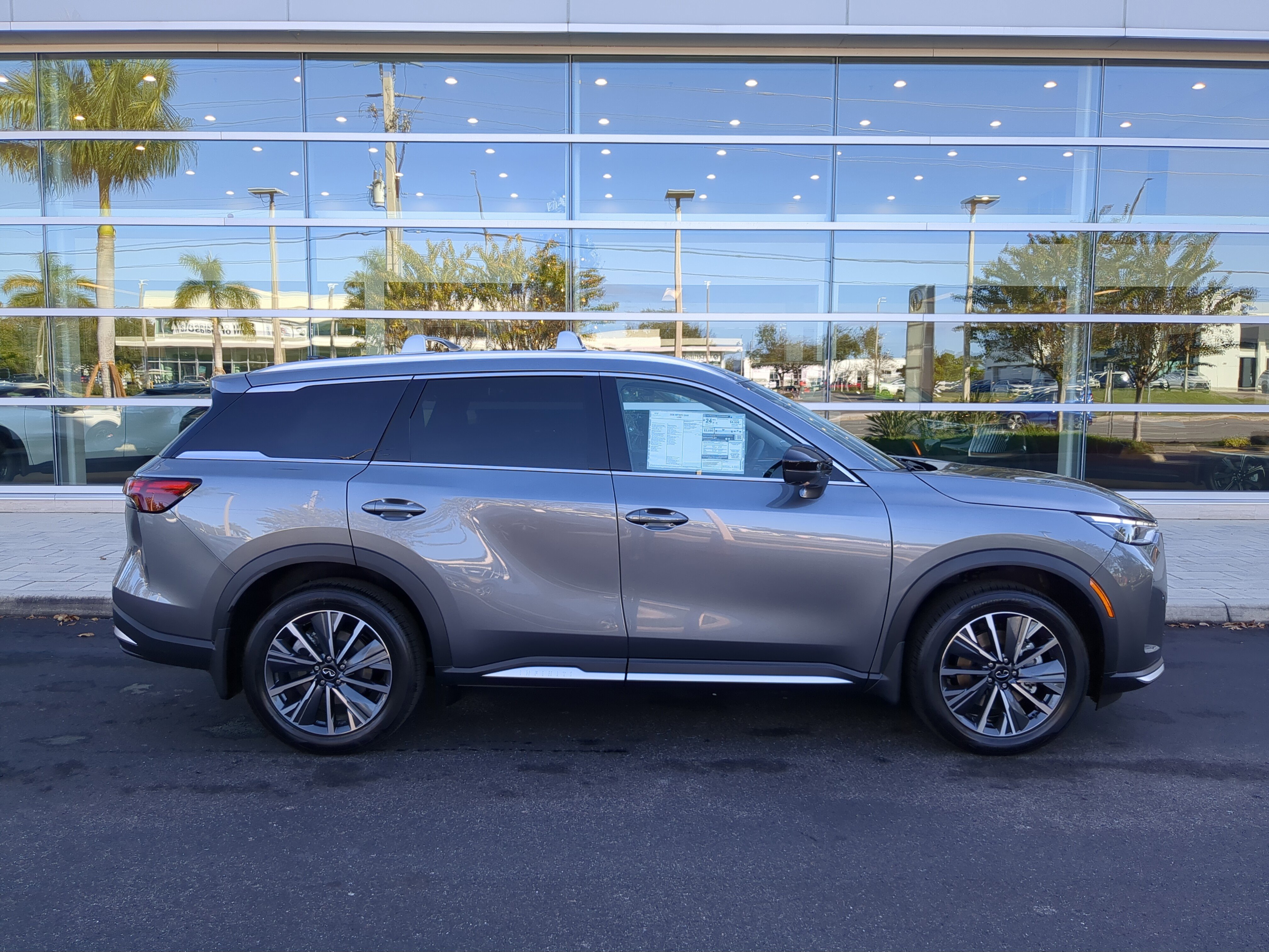 New 2026 INFINITI QX60 Luxe w/ Cargo Package image 3