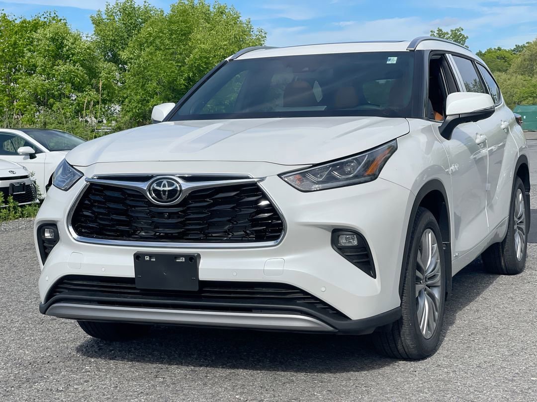 Used 2026 Toyota Highlander Platinum AWD/4WD image 2