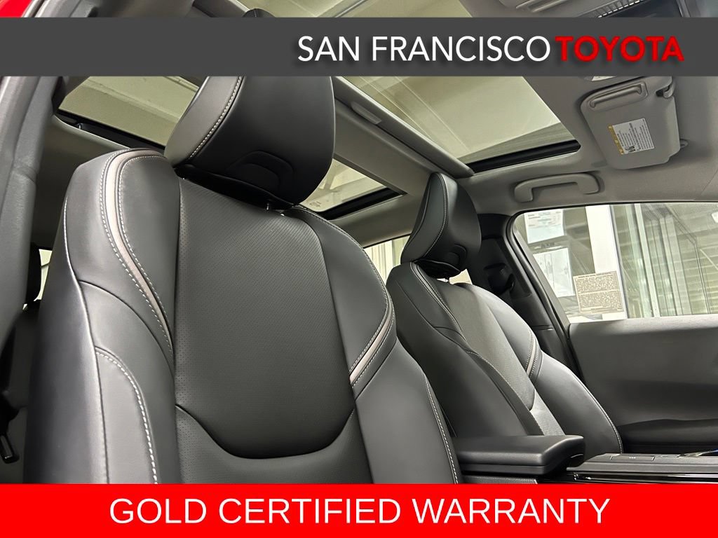 Used 2024 Toyota Prius Limited w/ Limited Premium Package FWD image 21