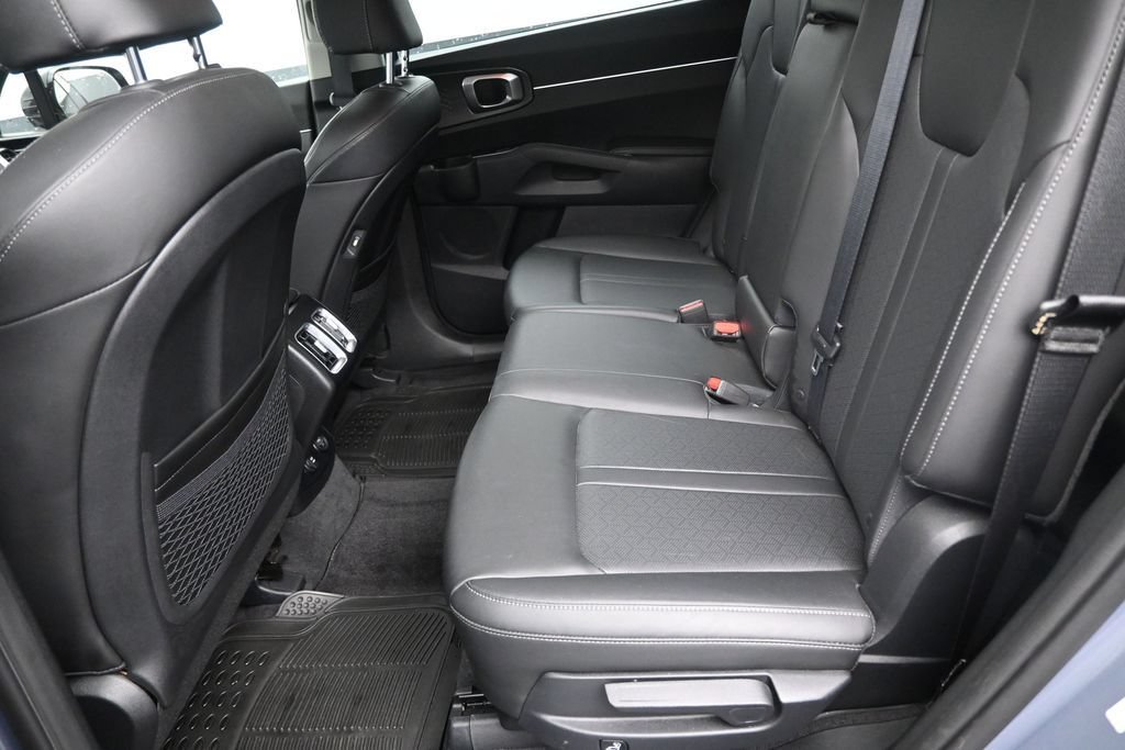 Used 2023 Kia Sorento S FWD image 15