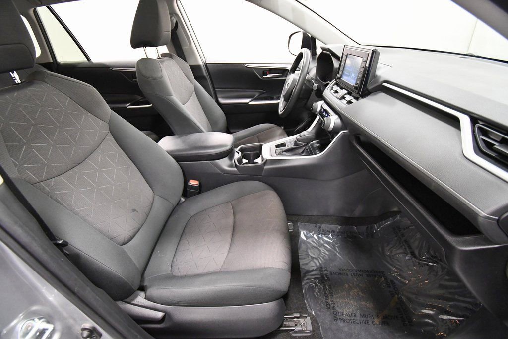 Used 2019 Toyota RAV4 XLE image 19