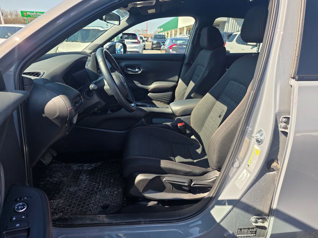 Certified 2025 Honda HR-V Sport image 9