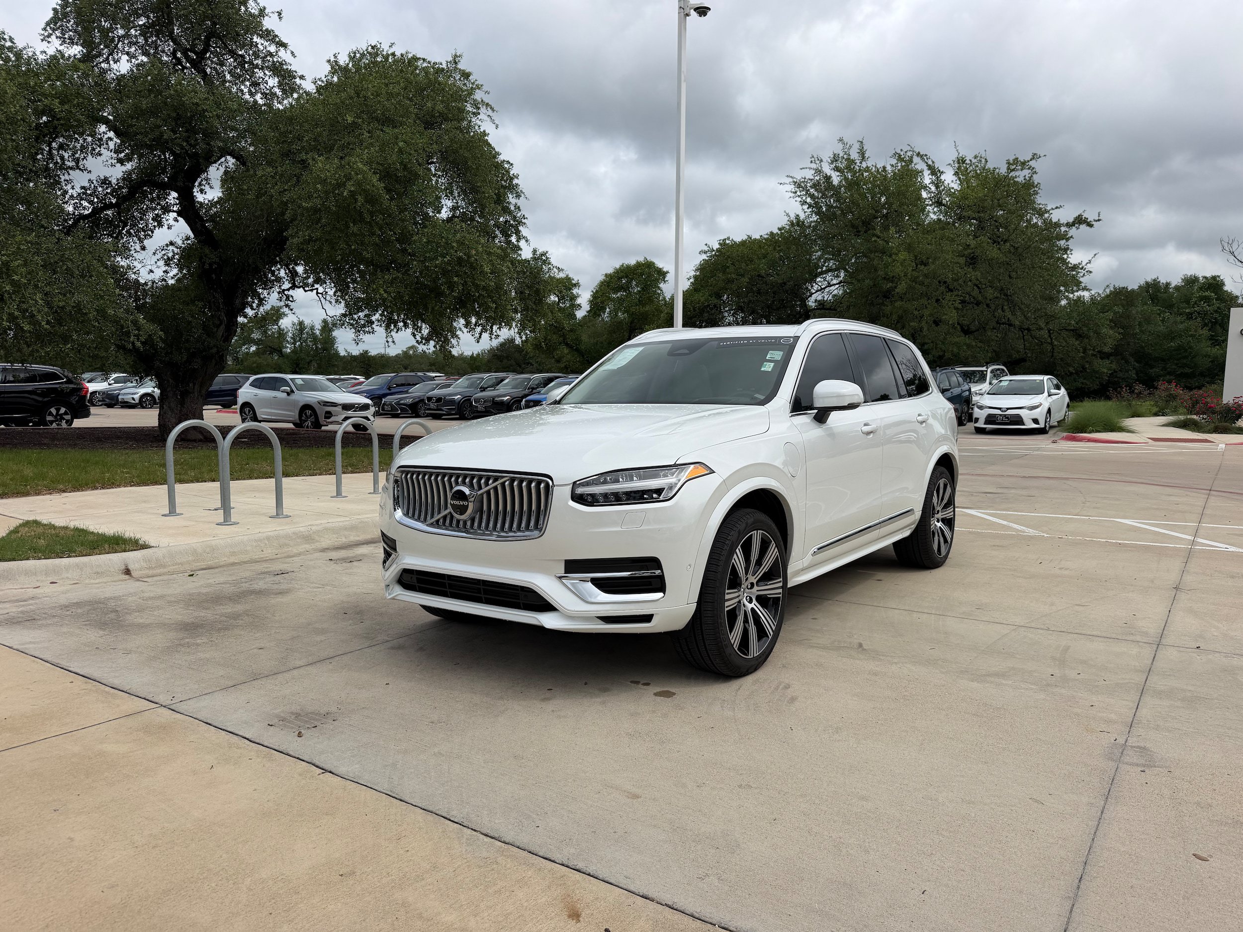 Certified 2025 Volvo XC90 T8 Ultra w/ Protection Package Premier AWD/4WD image 2