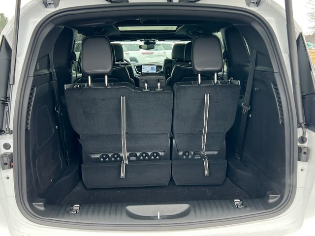 New 2026 Chrysler Pacifica Limited w/ Uconnect Theater Family Group image 40