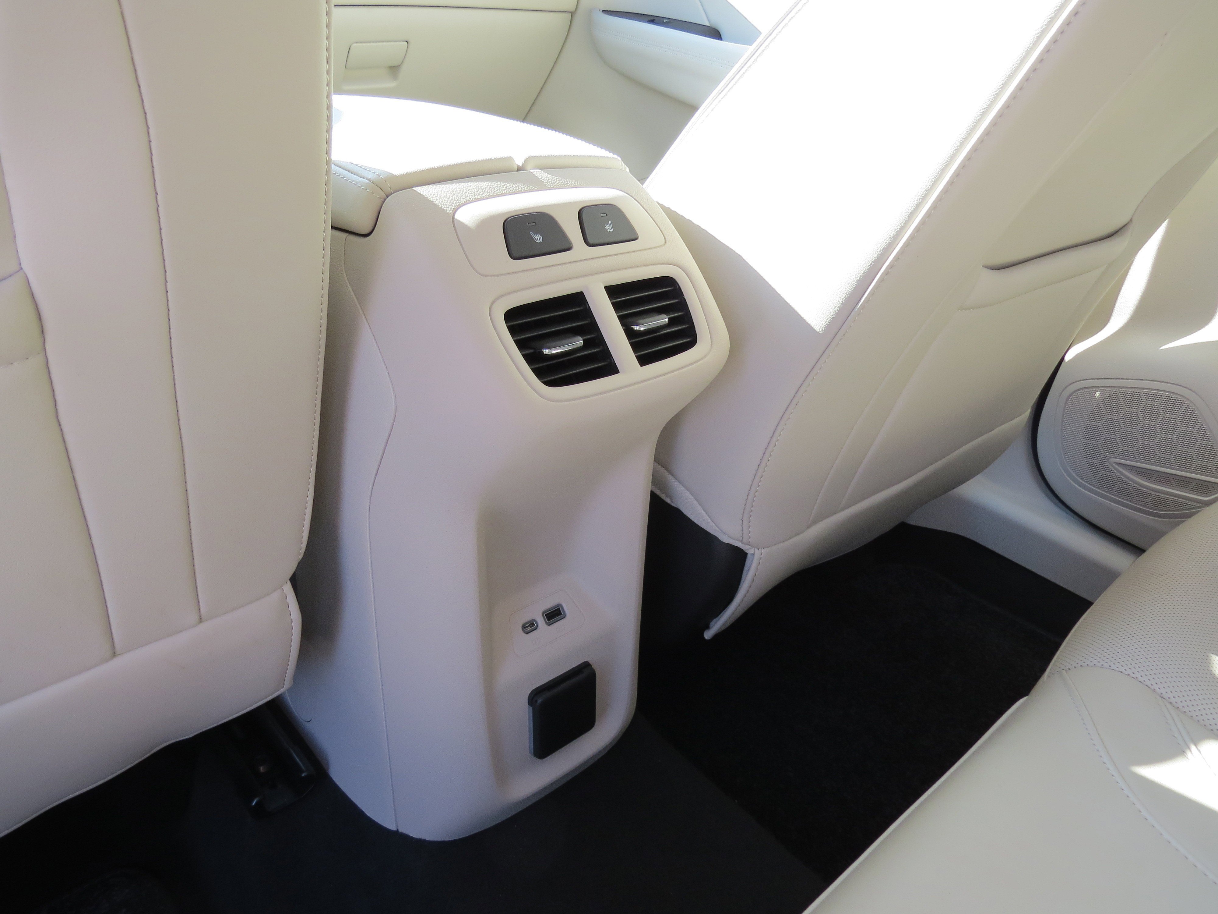 Used 2023 Buick Envision Avenir image 13