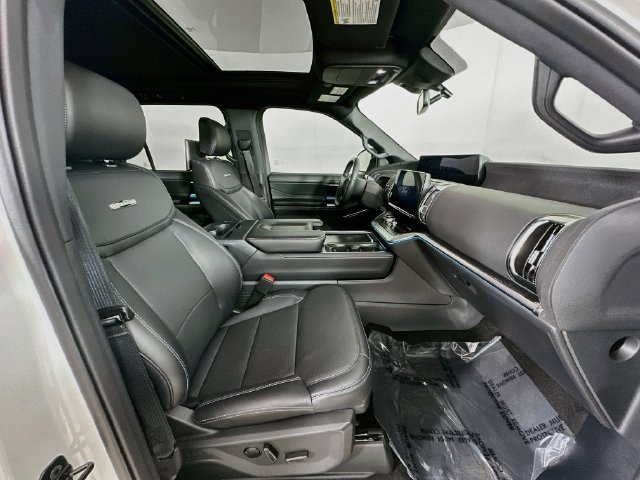 New 2026 Ford Expedition Platinum w/ Stealth Appearance Package AWD/4WD image 32