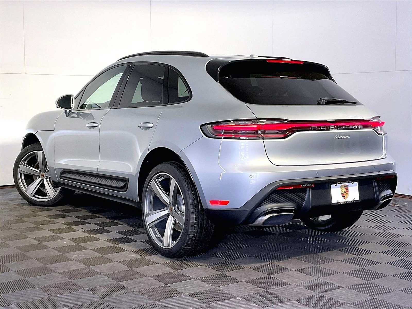 New 2026 Porsche Macan AWD/4WD image 3