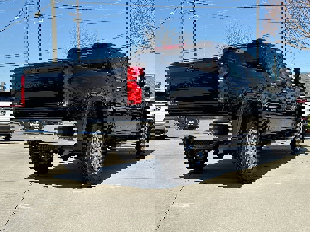 Used 2025 Chevrolet Silverado 2500 LTZ w/ LTZ Premium Package image 8