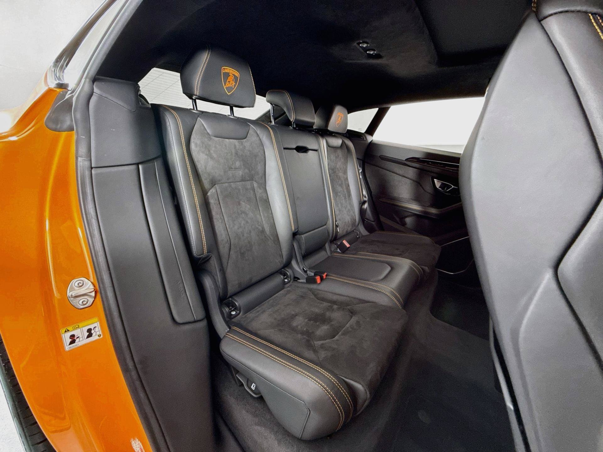Used 2022 Lamborghini Urus AWD/4WD image 29