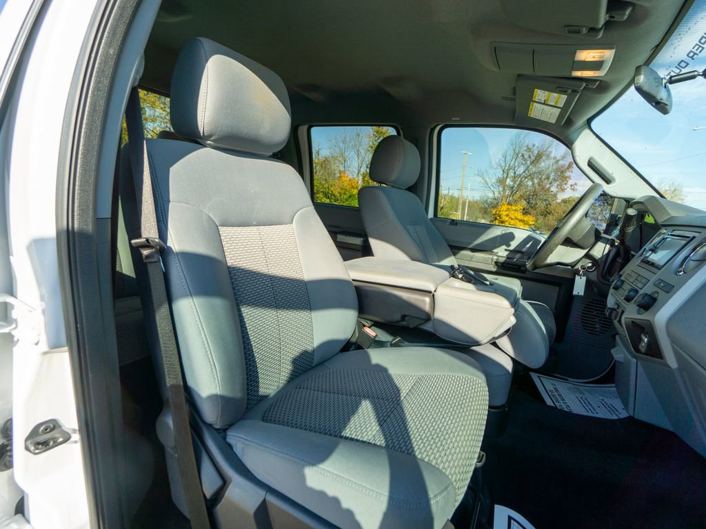 Used 2015 Ford F250 XLT w/ XLT Interior Package image 30