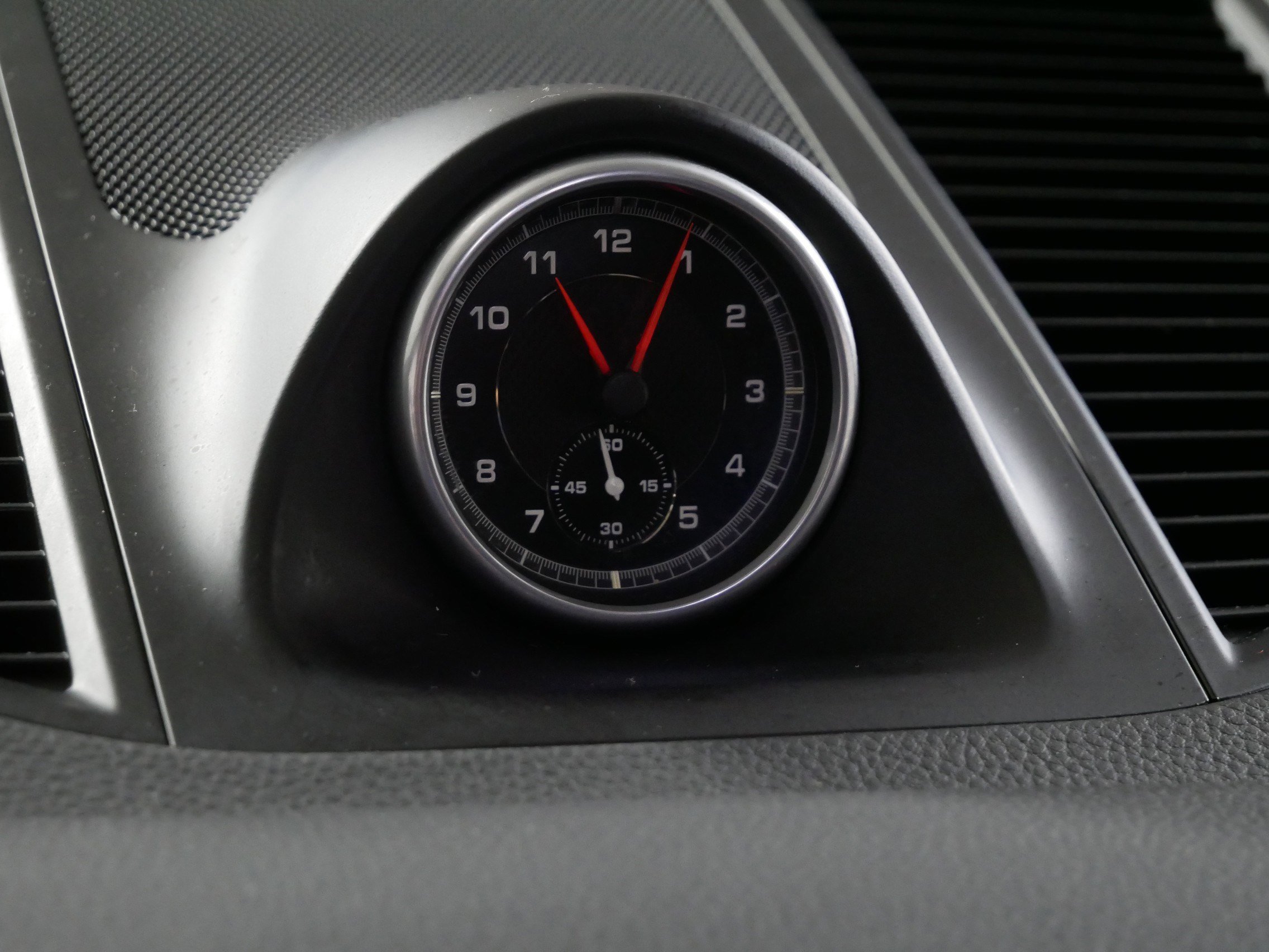 Used 2019 Porsche Macan image 32