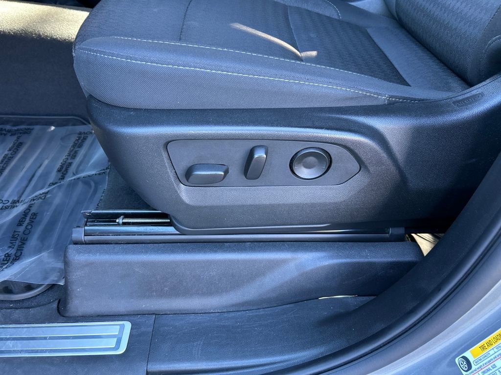 Used 2025 Chevrolet Silverado 1500 LT image 17