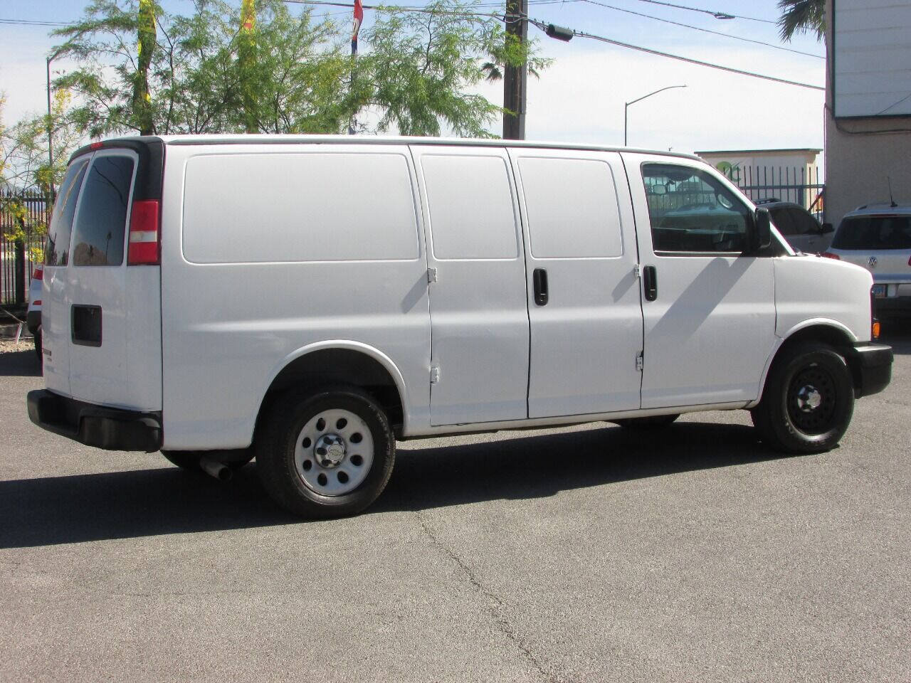 Used 2012 Chevrolet Express 1500 image 3