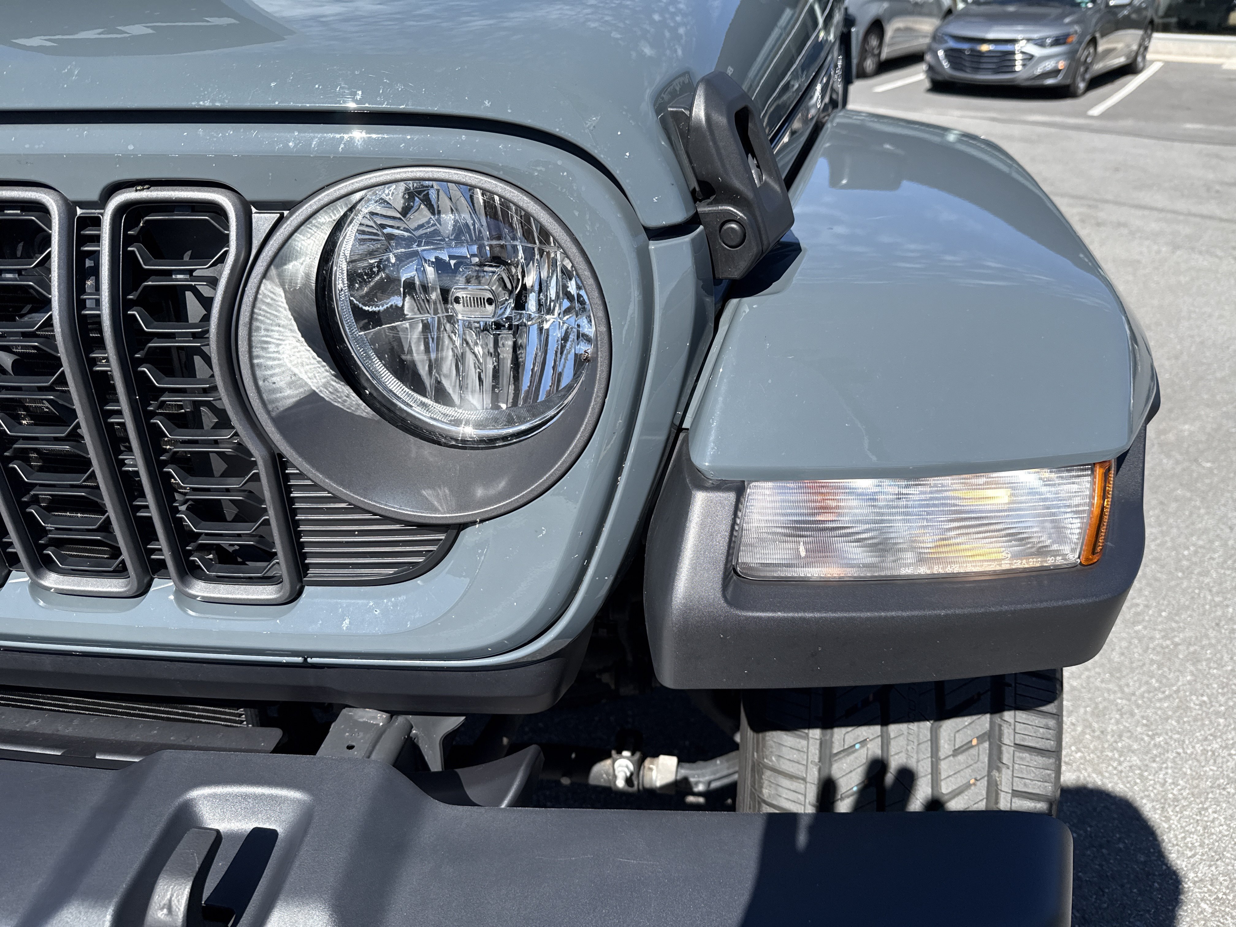 Used 2025 Jeep Gladiator Mojave AWD/4WD image 10