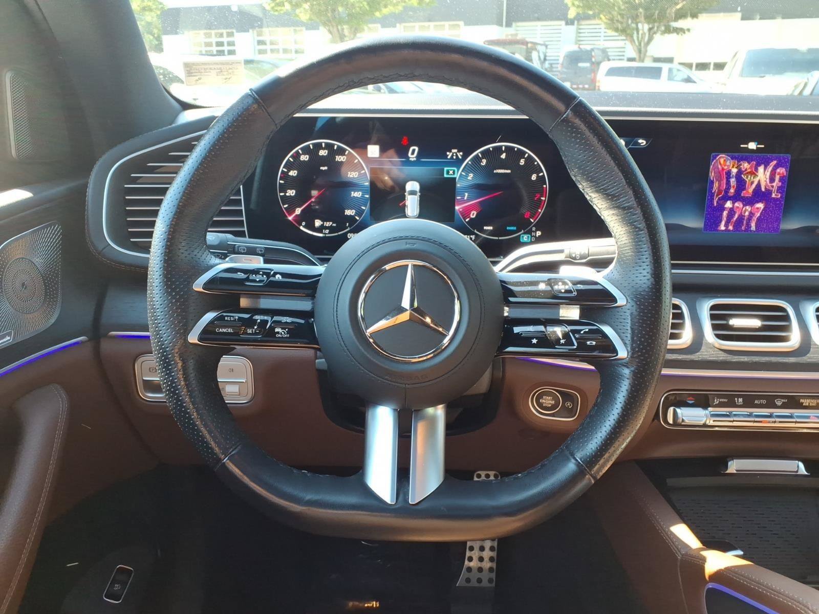 Used 2025 Mercedes-Benz GLS 580 4MATIC image 11