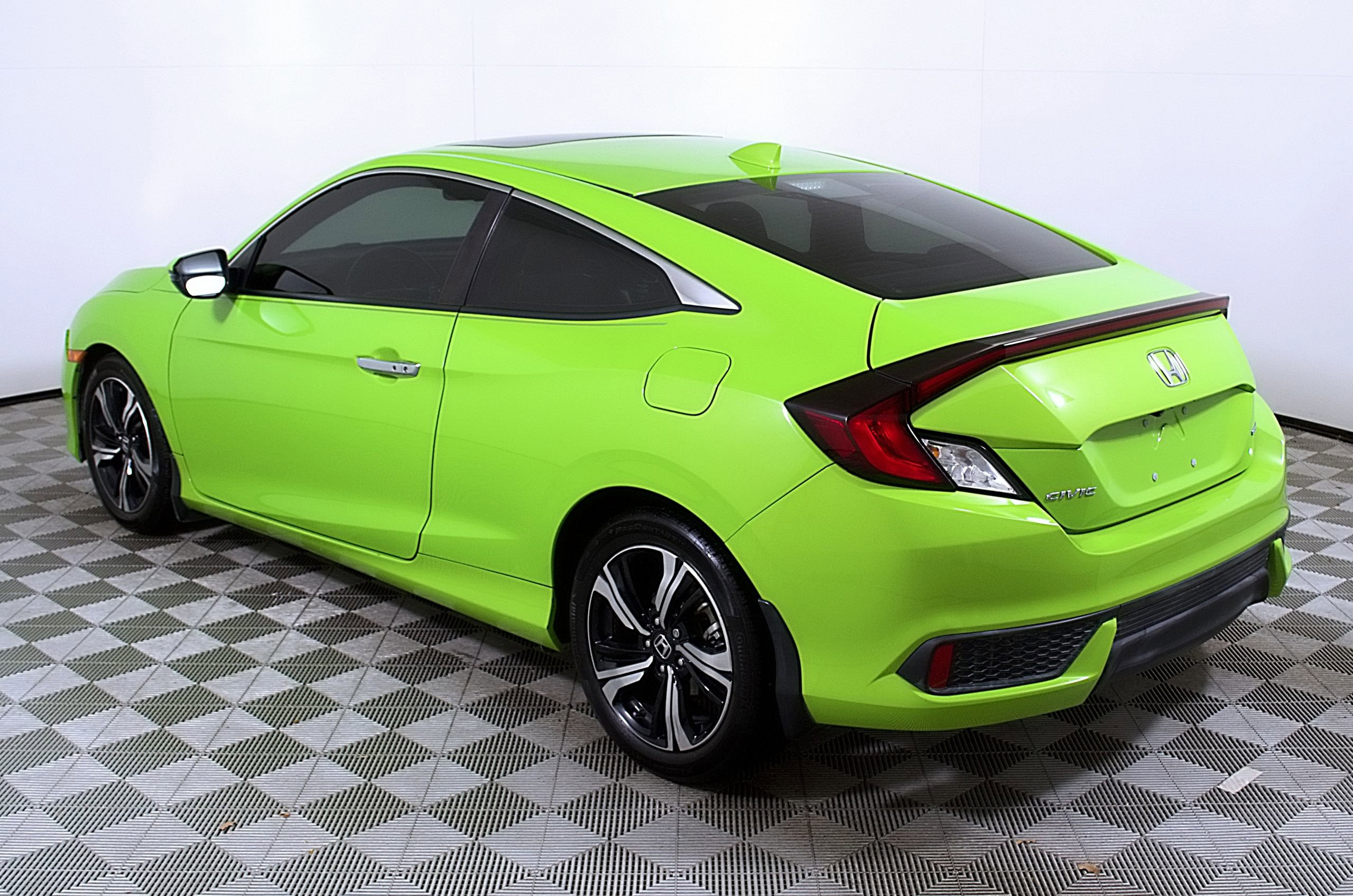 Used 2016 Honda Civic Touring image 9