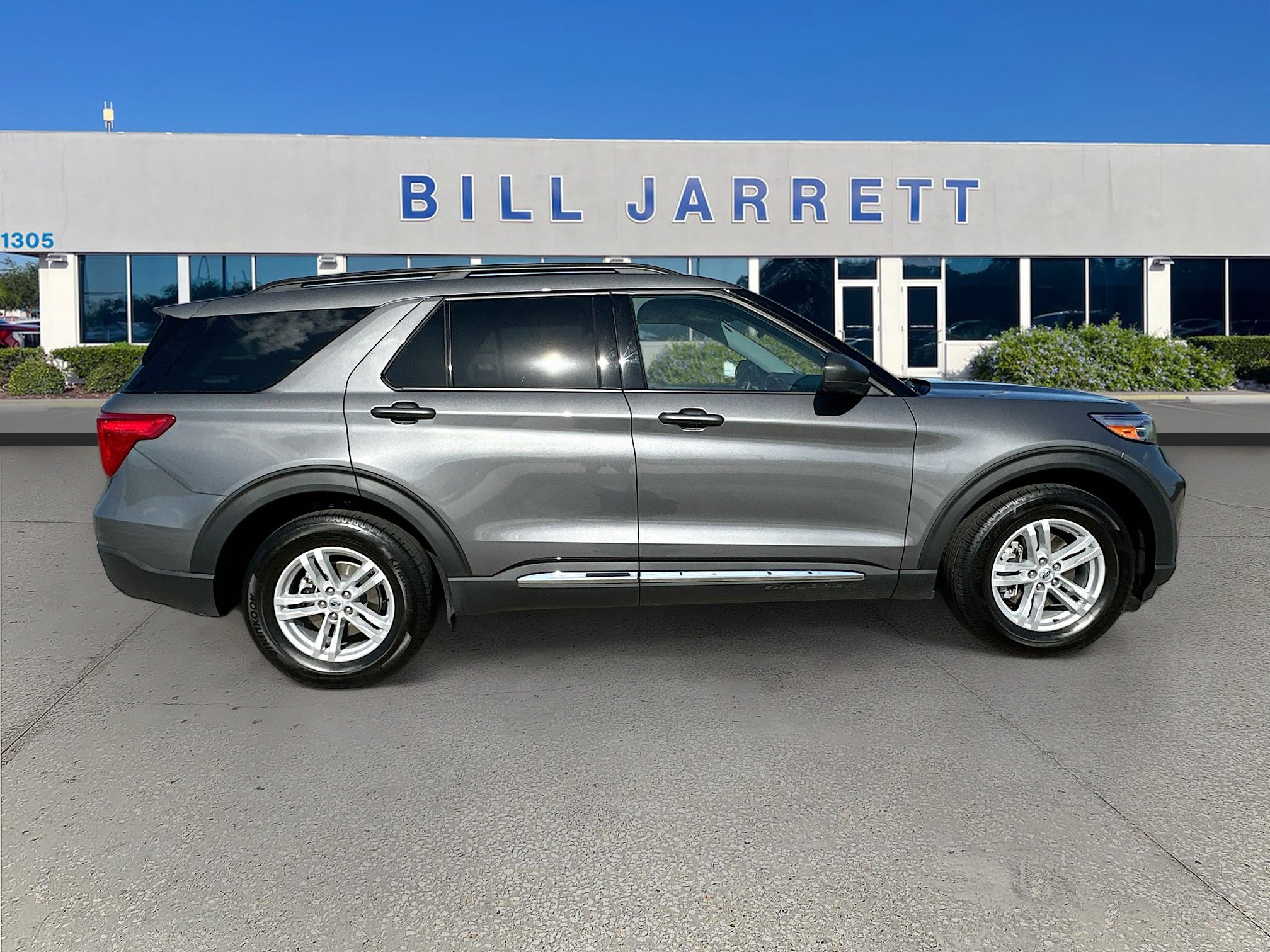 Certified 2023 Ford Explorer XLT w/ Equipment Group 202A image 8