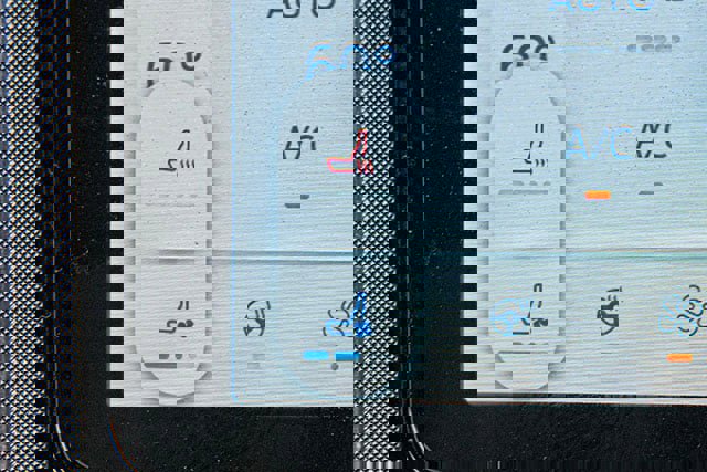 Used 2024 Ford Expedition Platinum image 23