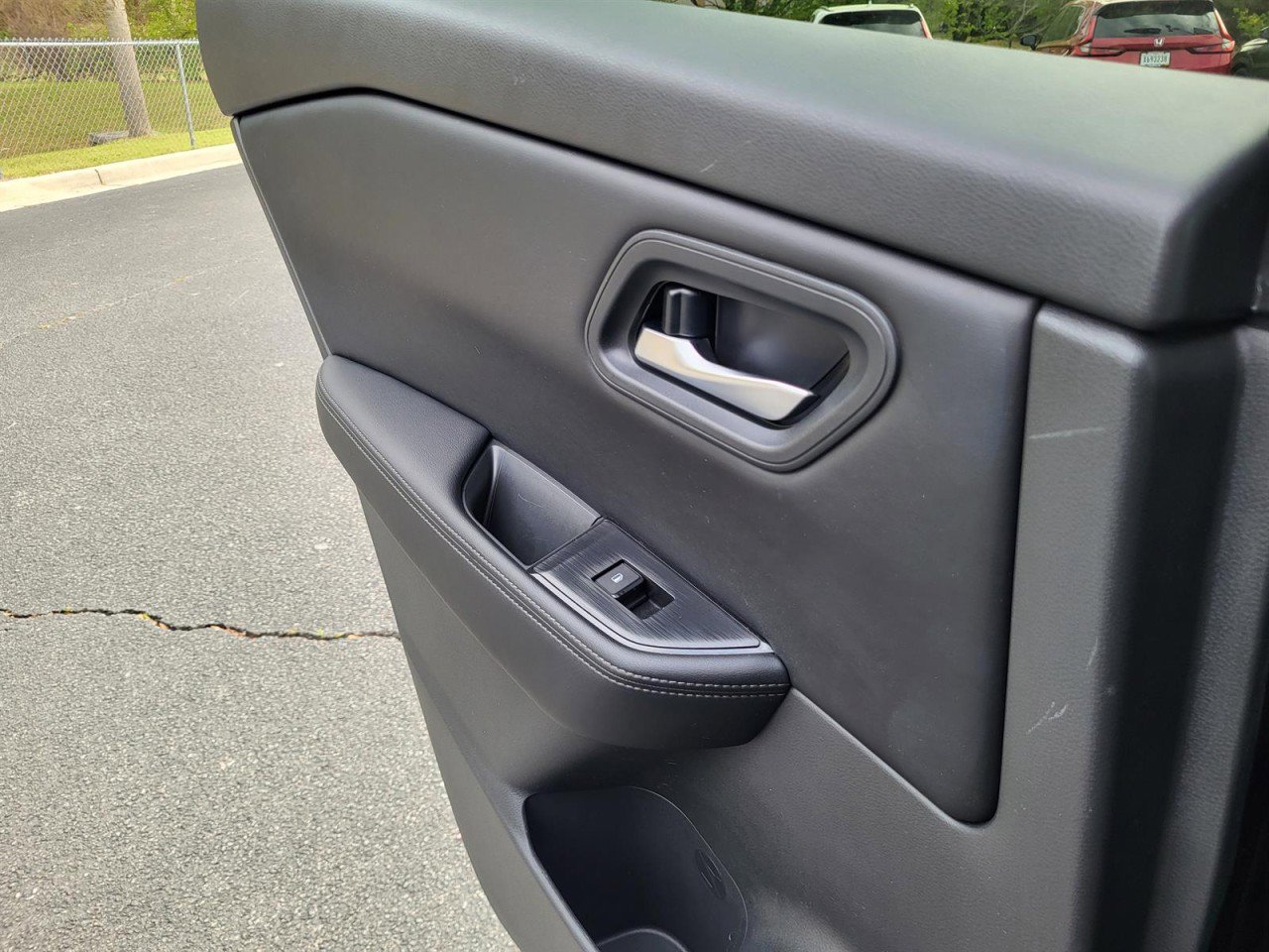 Used 2025 Nissan Rogue SV image 18