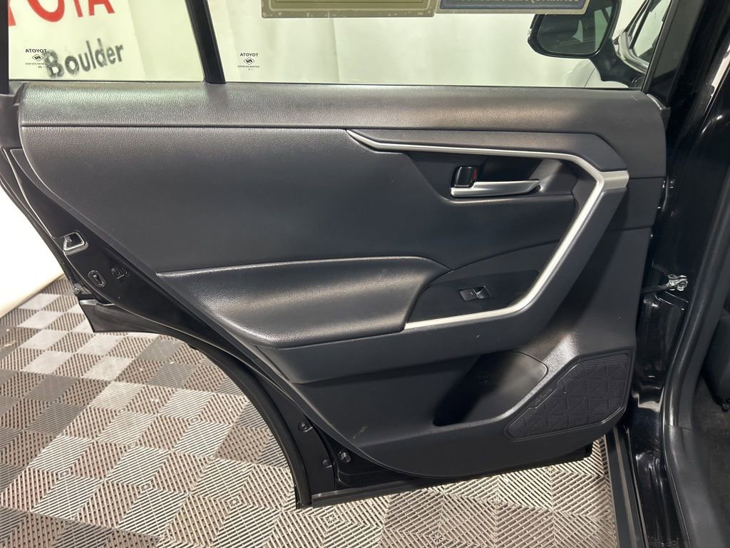 Used 2025 Toyota RAV4 XLE image 18