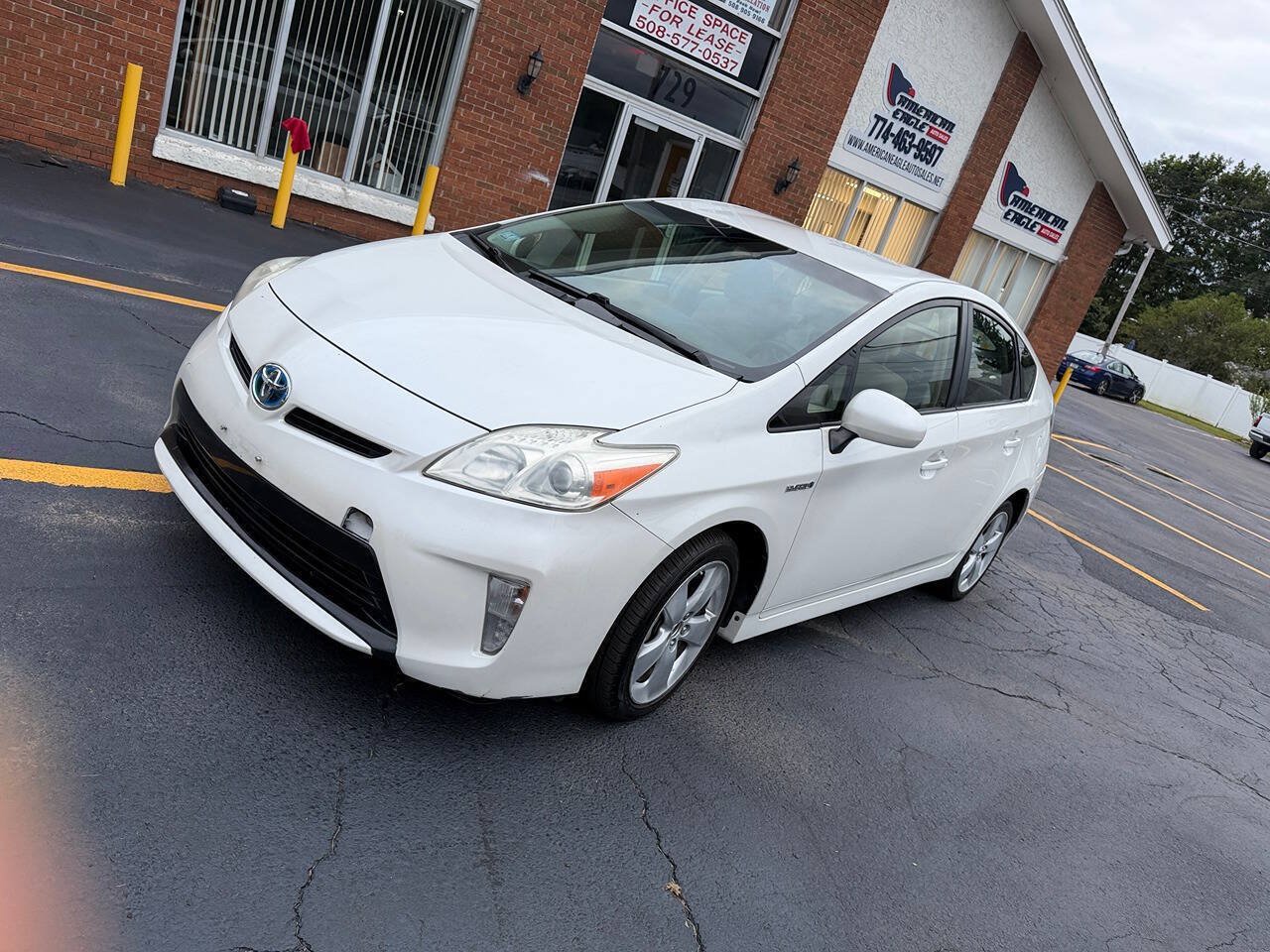 Used 2012 Toyota Prius Two FWD image 2