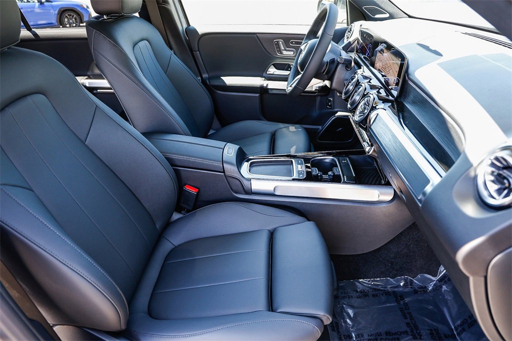 New 2025 Mercedes-Benz EQB 300 300 image 17