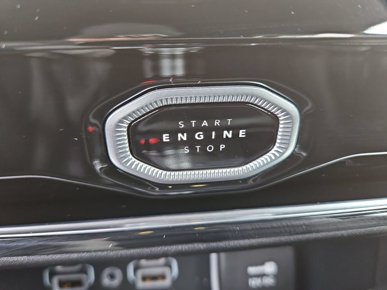 New 2026 Jeep Grand Cherokee Altitude AWD/4WD image 26