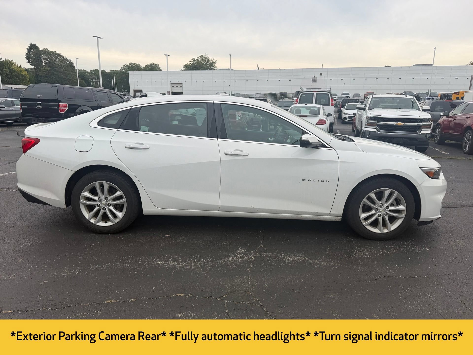 Used 2017 Chevrolet Malibu LT FWD image 6