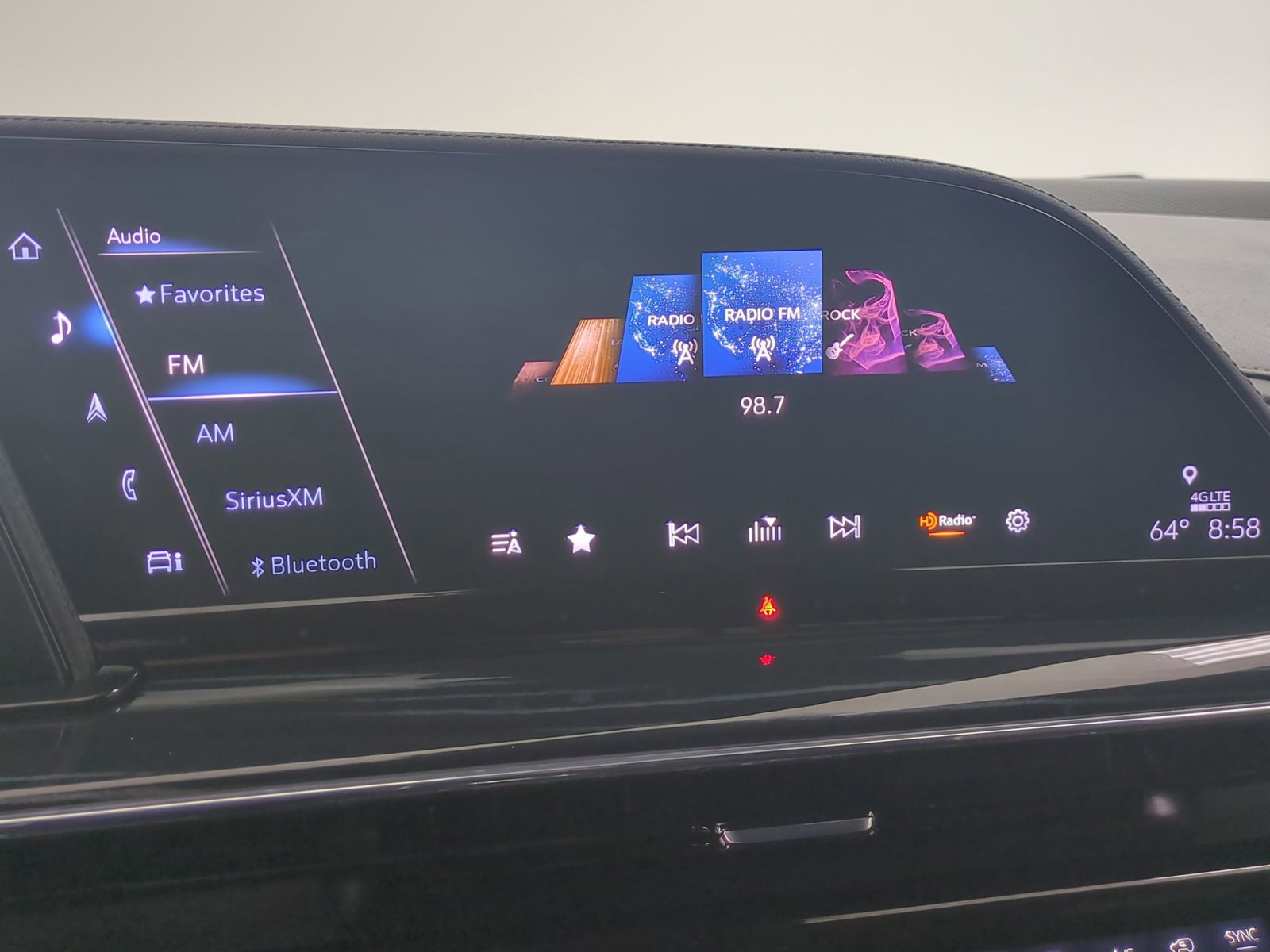 Used 2023 Cadillac Escalade ESV Sport w/ LPO, ONYX Package image 18