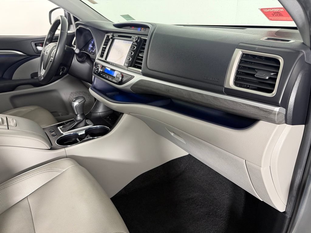 Used 2019 Toyota Highlander Limited FWD image 34