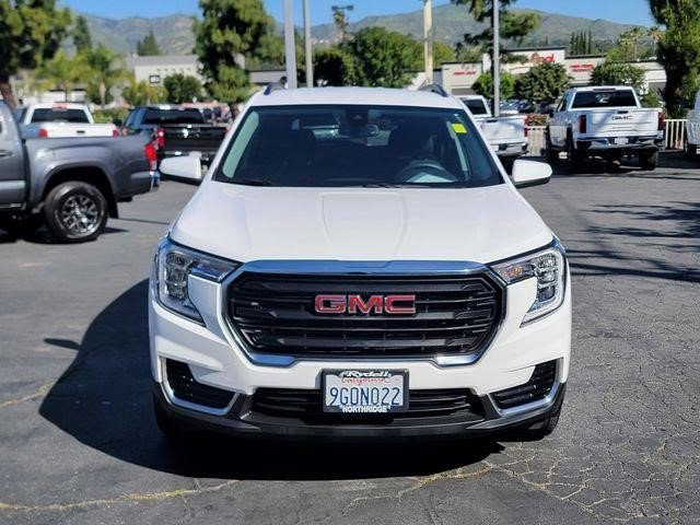 Certified 2023 GMC Terrain SLE w/ Driver Convenience Package image 2